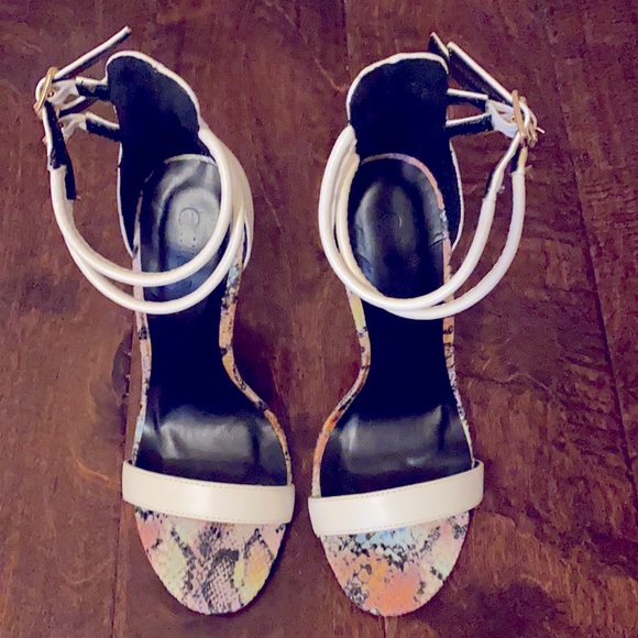 NBW Wild Diva Multicolor Snake Print White Heels - Picture 9 of 10